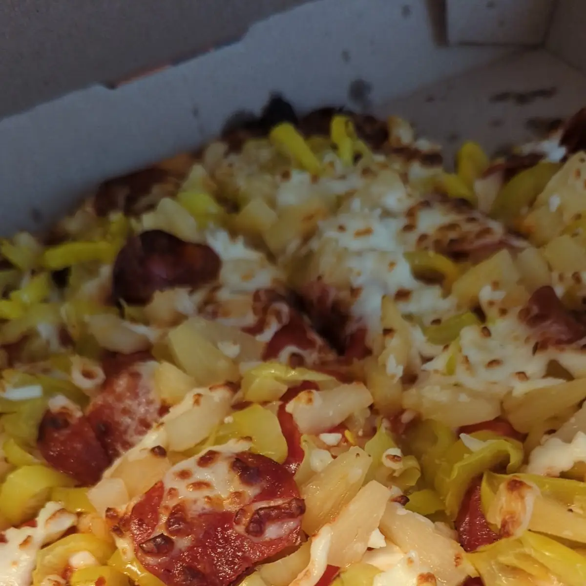 Thin Crust Pepperoni Pineapple Banana Peppers