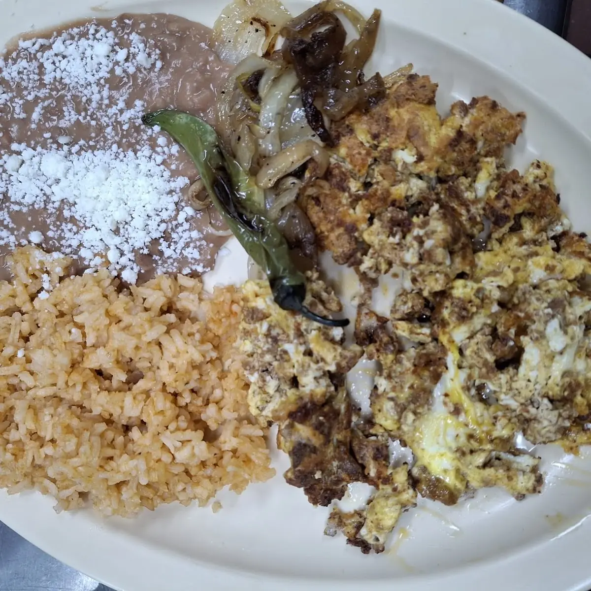 Huevos Revueltos Con Carne de Res