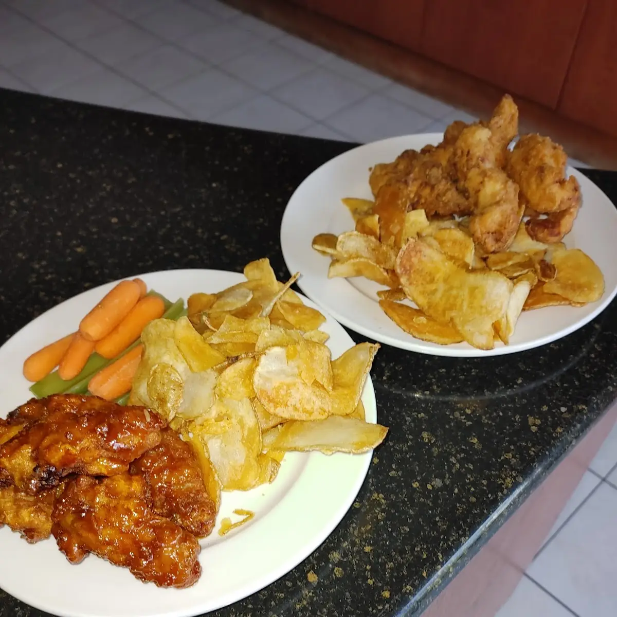 Buffalo Wings and Pub Chips