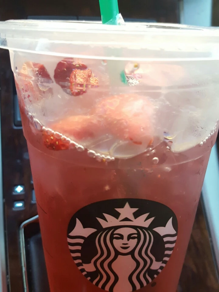 Strawberry Açaí Refresher