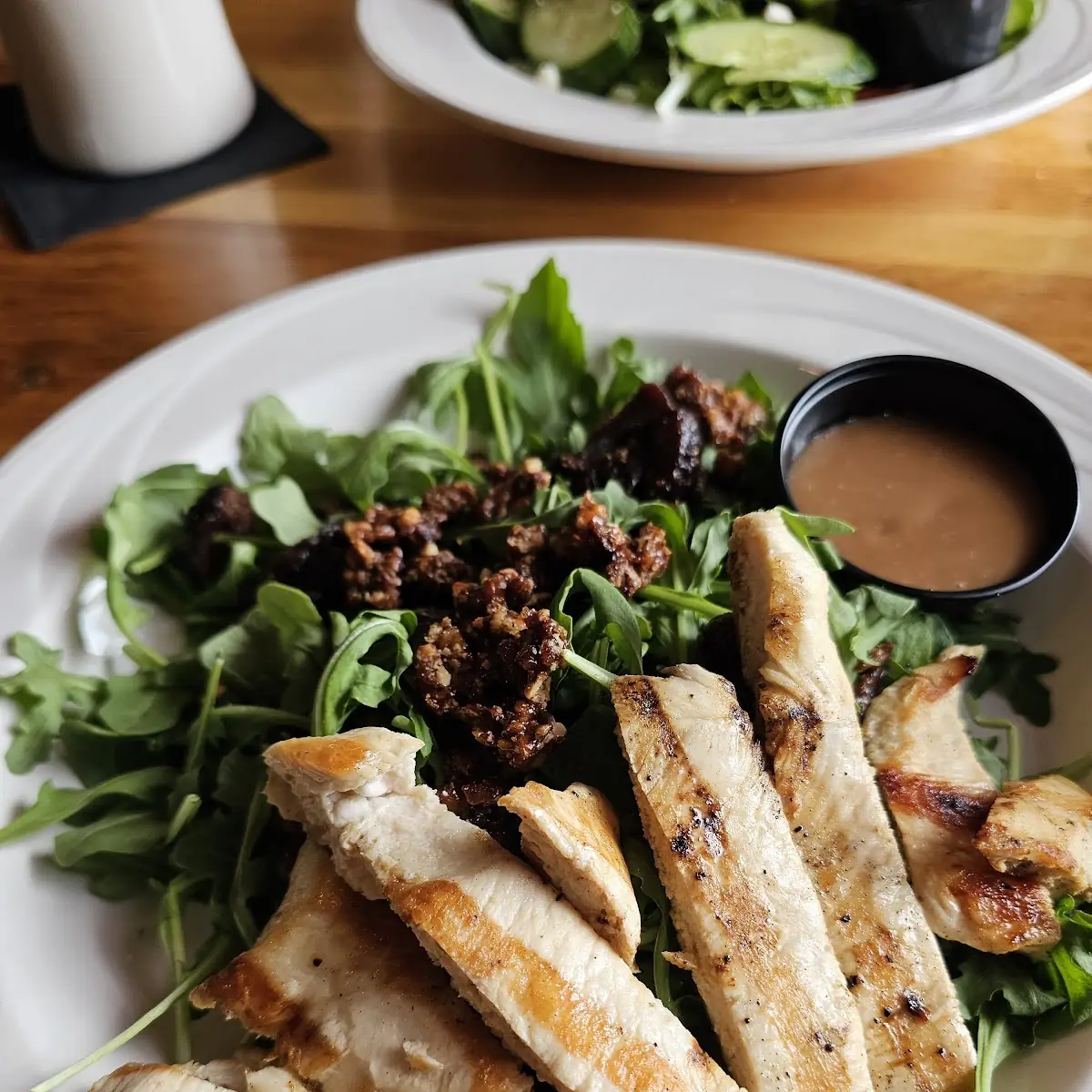 Fig Salad with Grilled Chicken