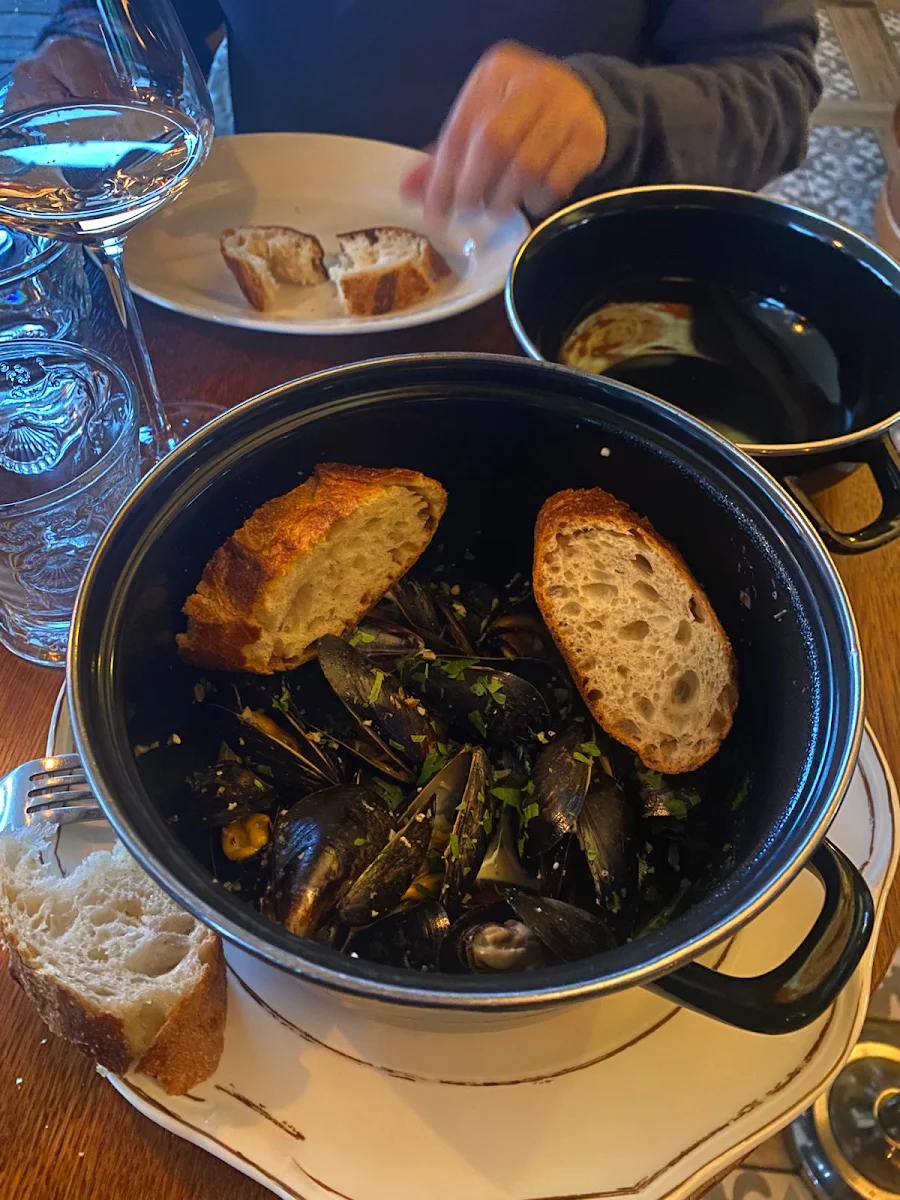 Mussels, La Petite Iza