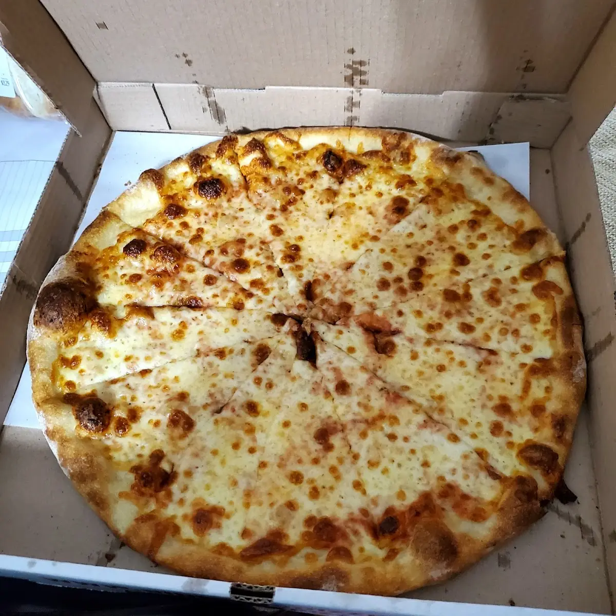 Large Cheese Pizza w Light Sauce
