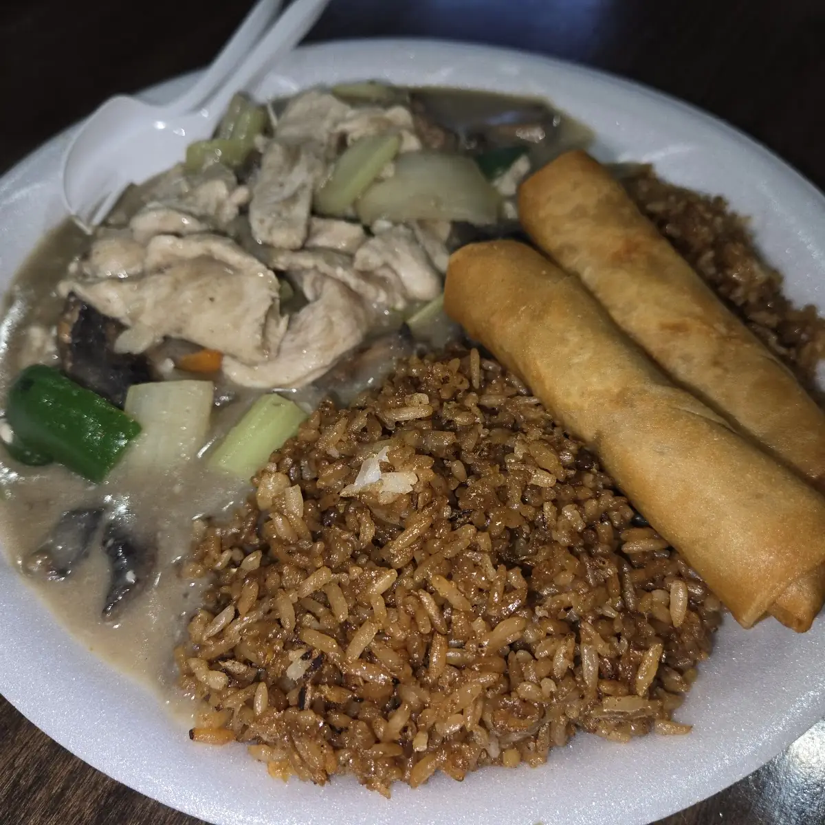 R7. Grilled Pork and Egg Roll Vermicelli 烤肉春卷粉