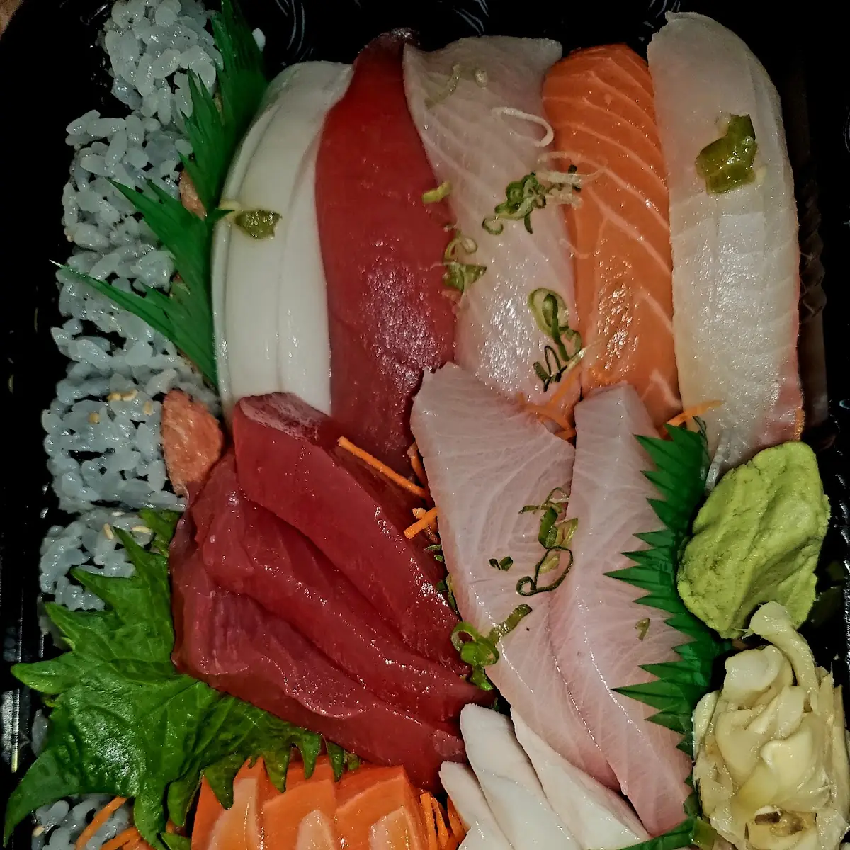 Sushi & Sashimi Deluxe