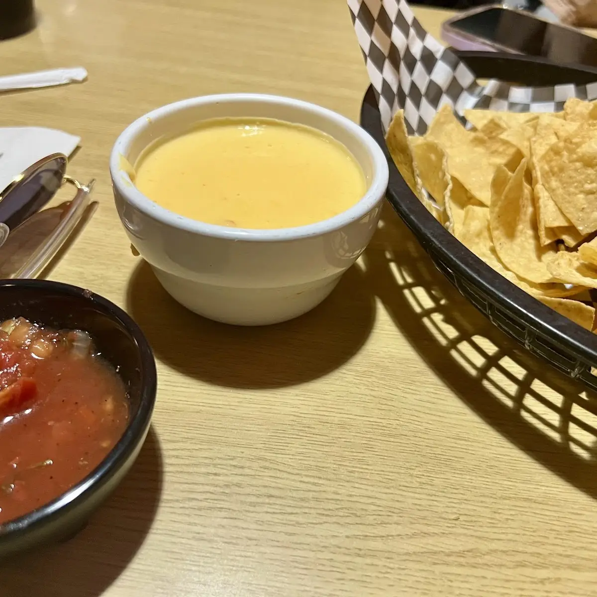 Con Queso Dip & Chips