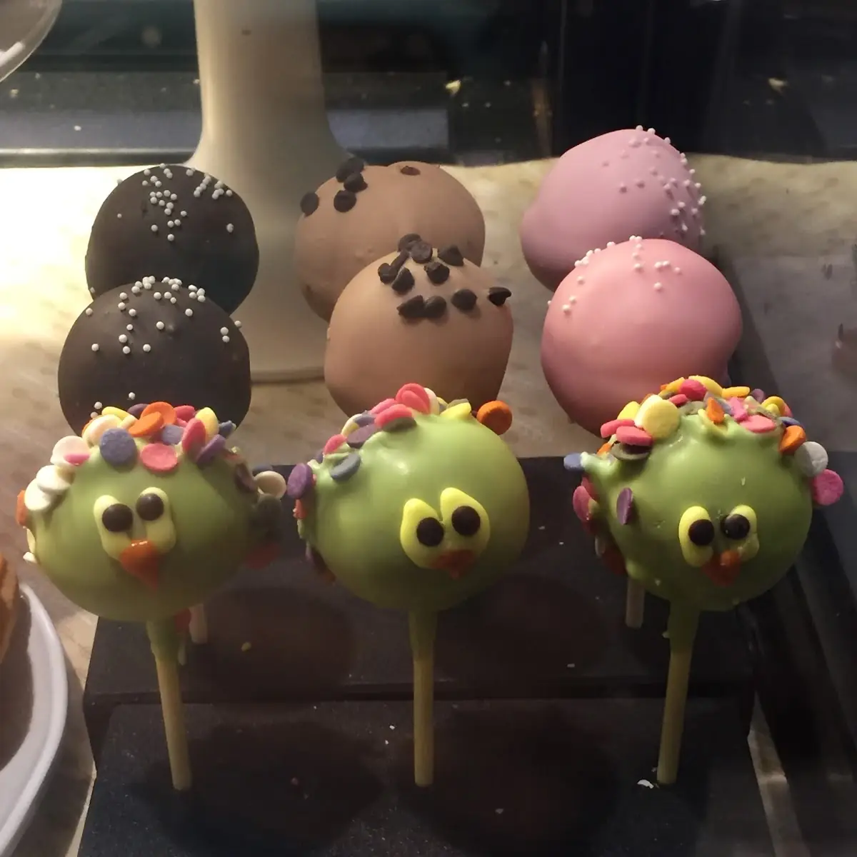 Cute Cake Pops