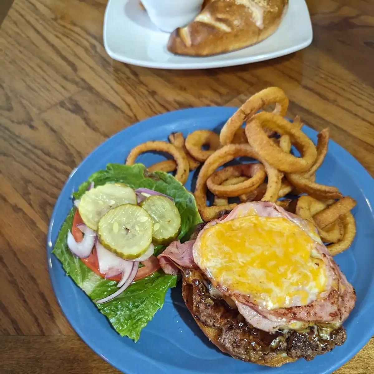 Lahaina with Onion Rings