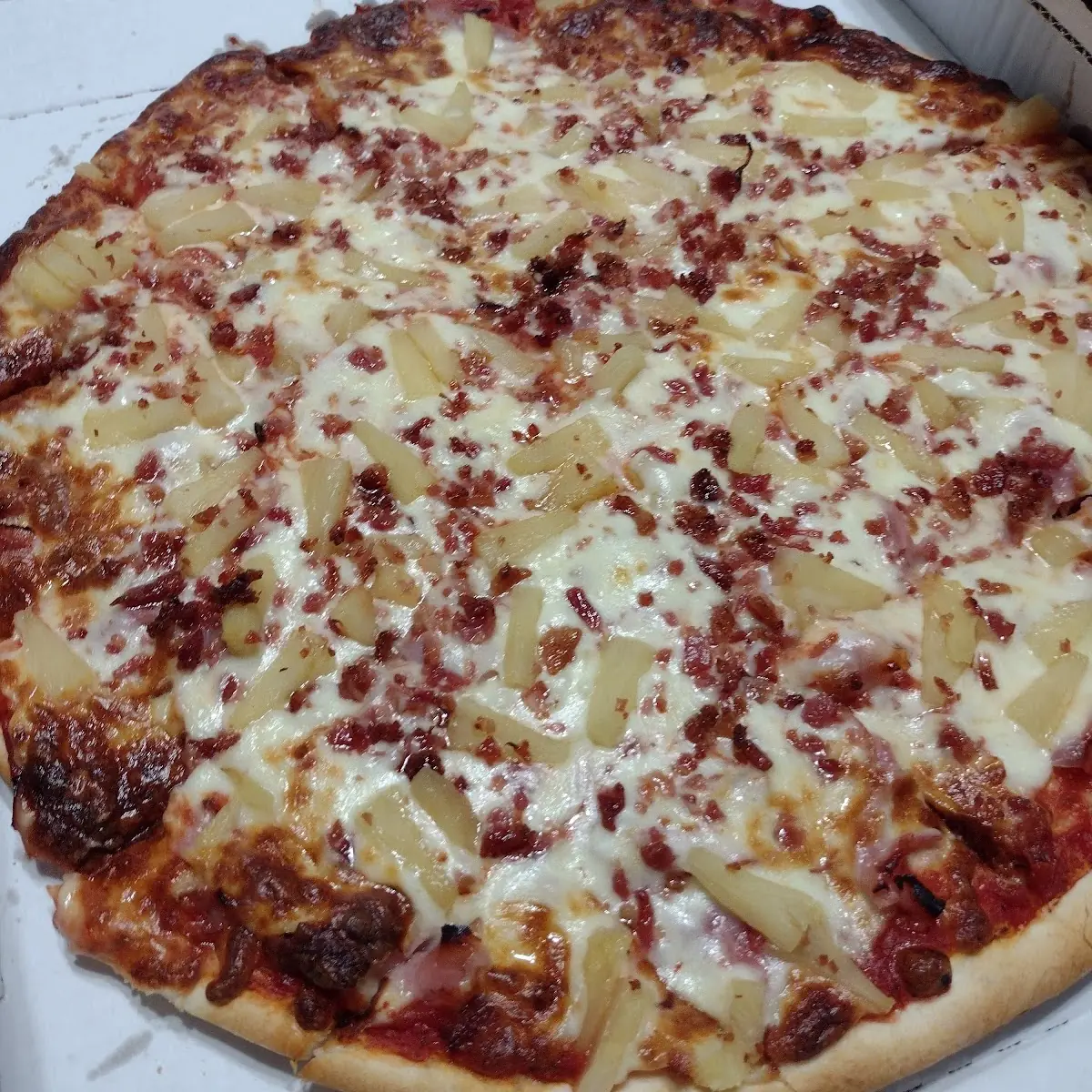 Hawaiian Pizza w Bacon