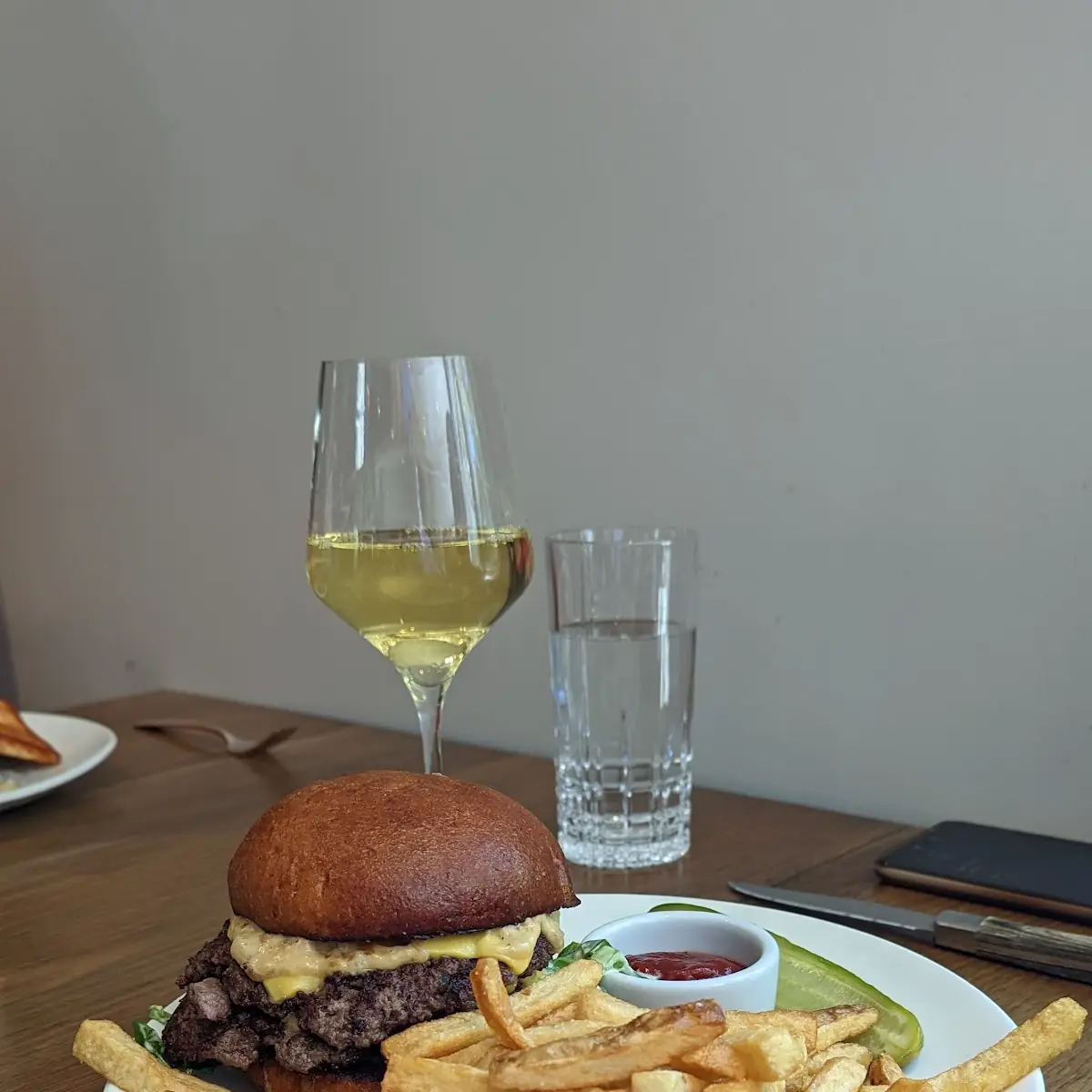 Kids Cheeseburger