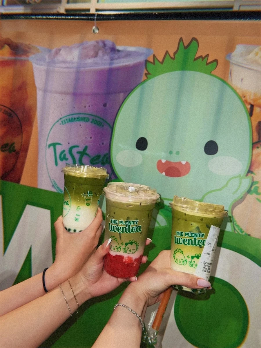 Strawberry Matcha Matcha Latte