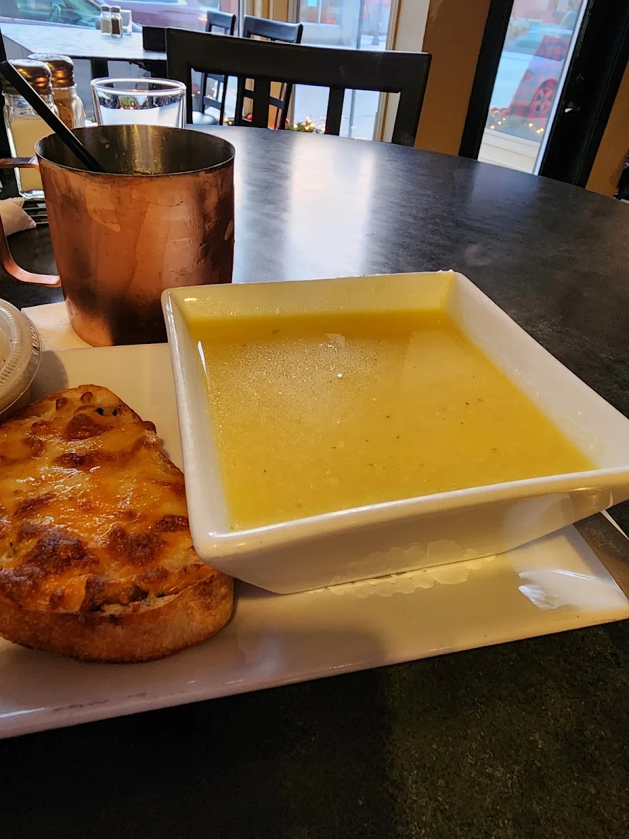 Cheese and Cauliflower Soup