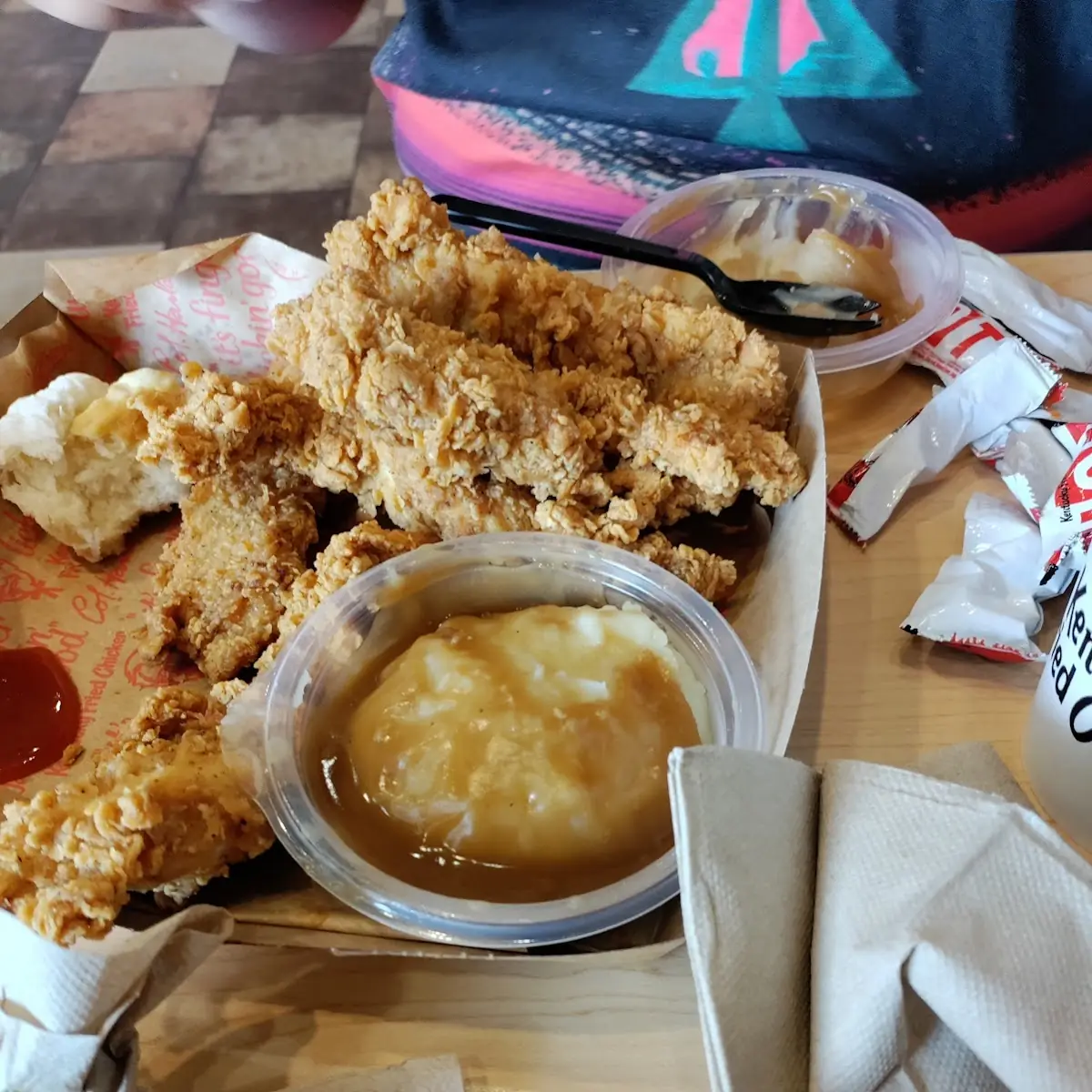 Crispy Chicken Strips with Mashed Potatoes with Gravy
