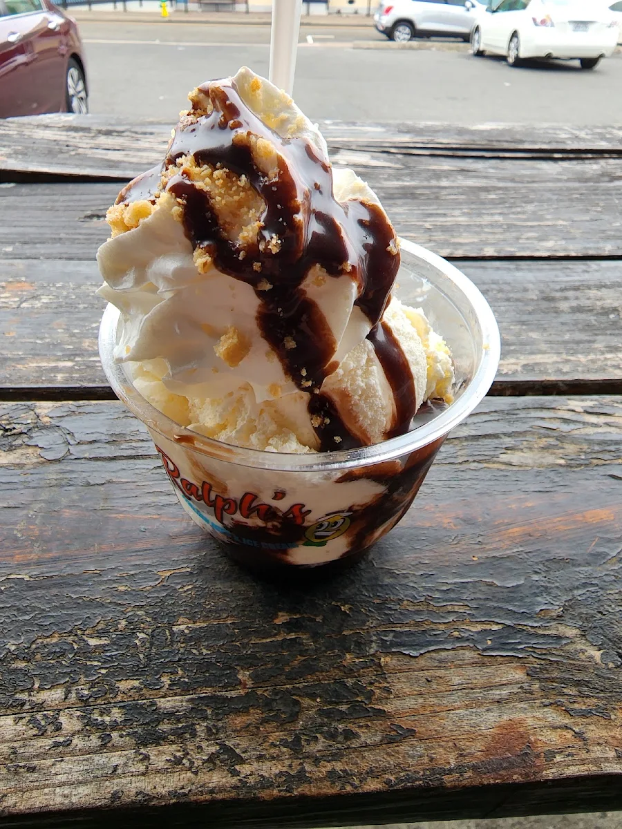 Hot Fudge Crunch Sundae