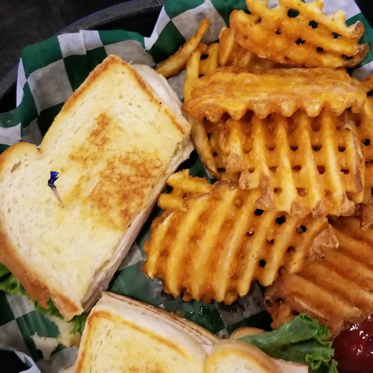 Hummus Guac Turkey Club