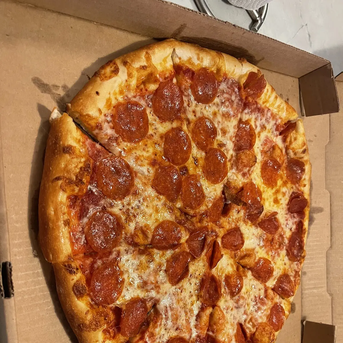 Med Pepperoni Pizza