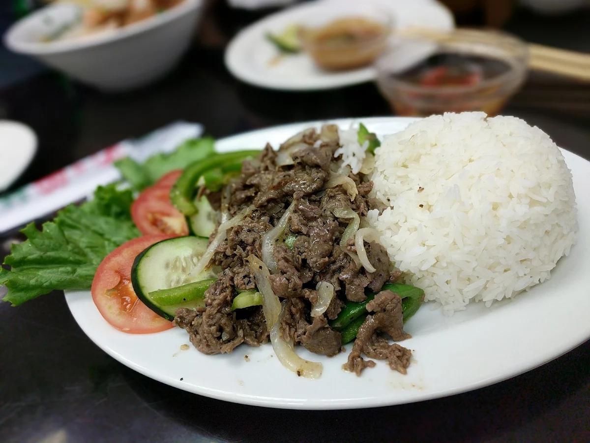 Lemongrass Beef with Steamed Rice