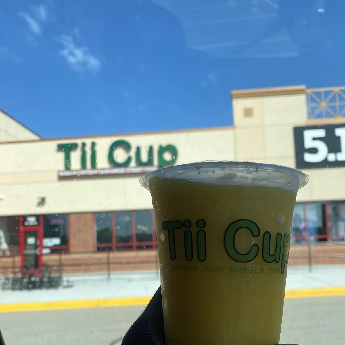 Mango Pineapple Smoothie with Jelly