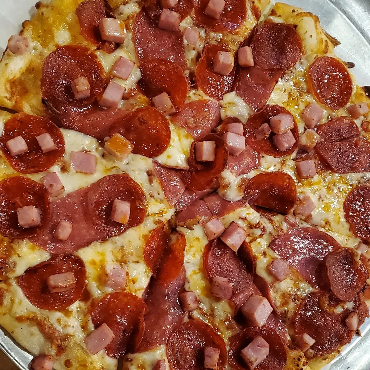 Three Pig Pizza
