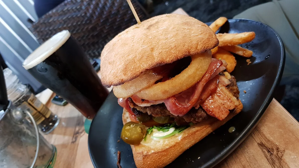 Highlights, Hotel Dunedoo