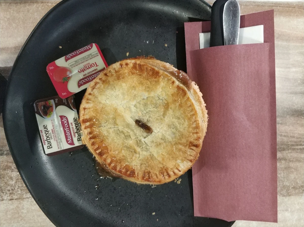 Meat Pie, Hotel Dunedoo