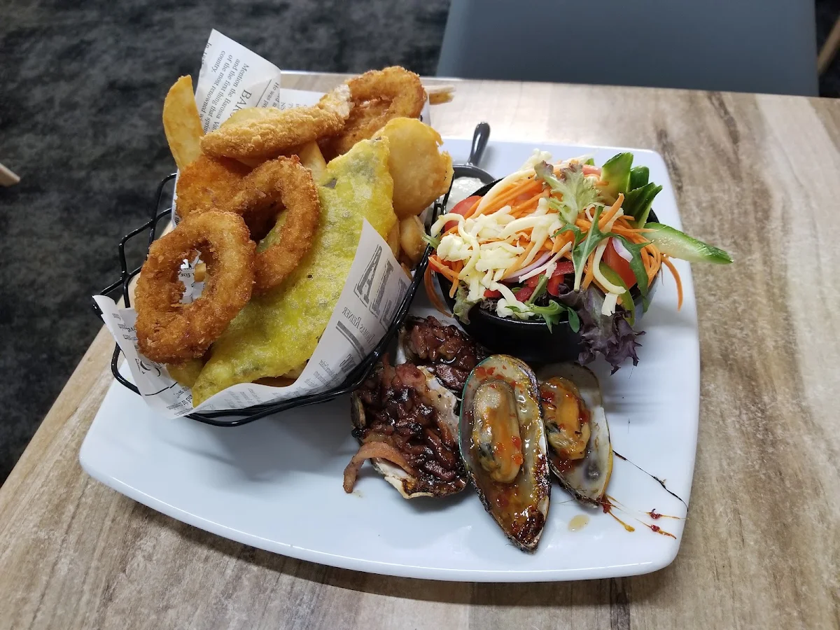 Seafood Basket, Hotel Dunedoo