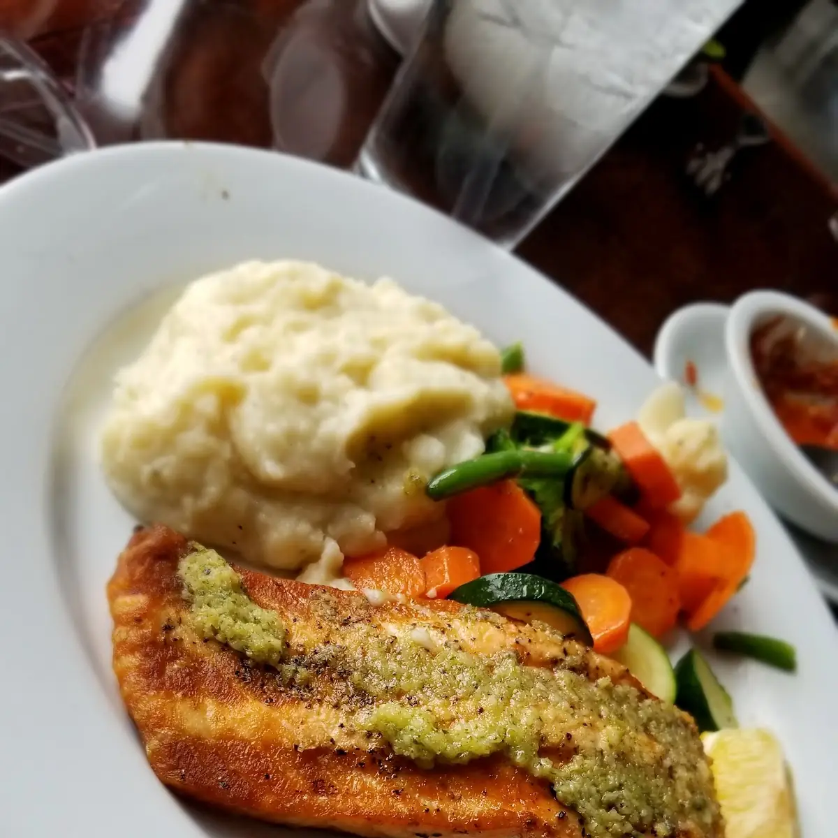 Grilled Salmon with Mashed Potatoes and Veggies