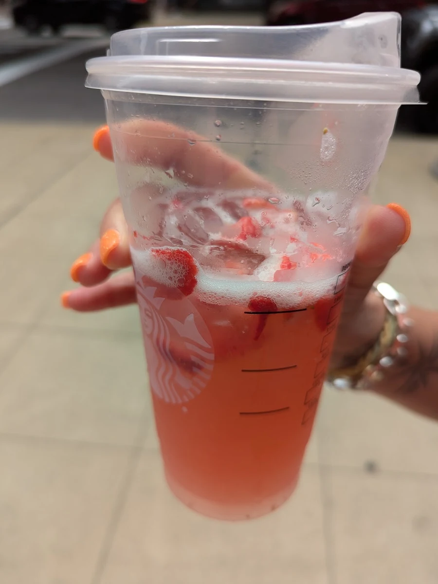 Strawberry Açaí Refresher