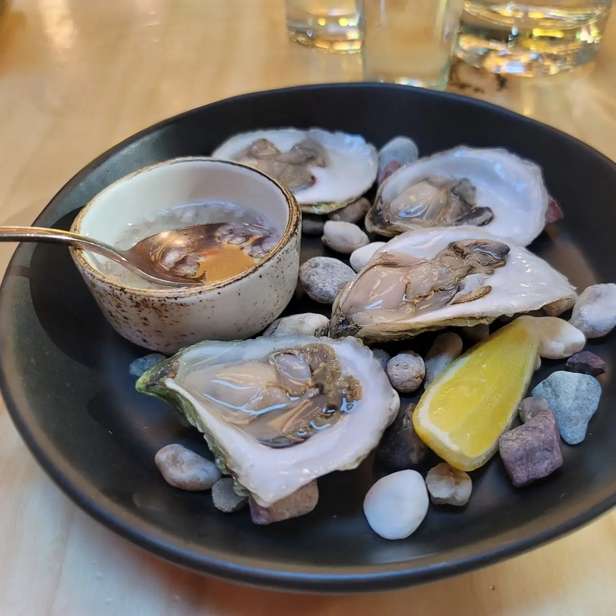 Fresh Oysters with Mignonette and Lemon