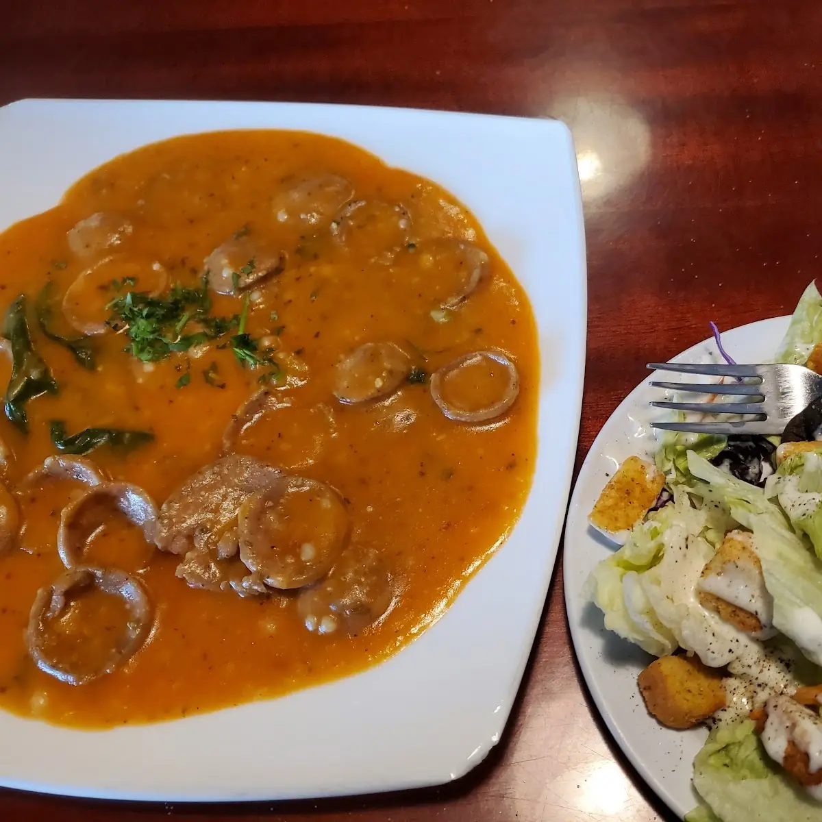 Texas Res Chili and Side Salad