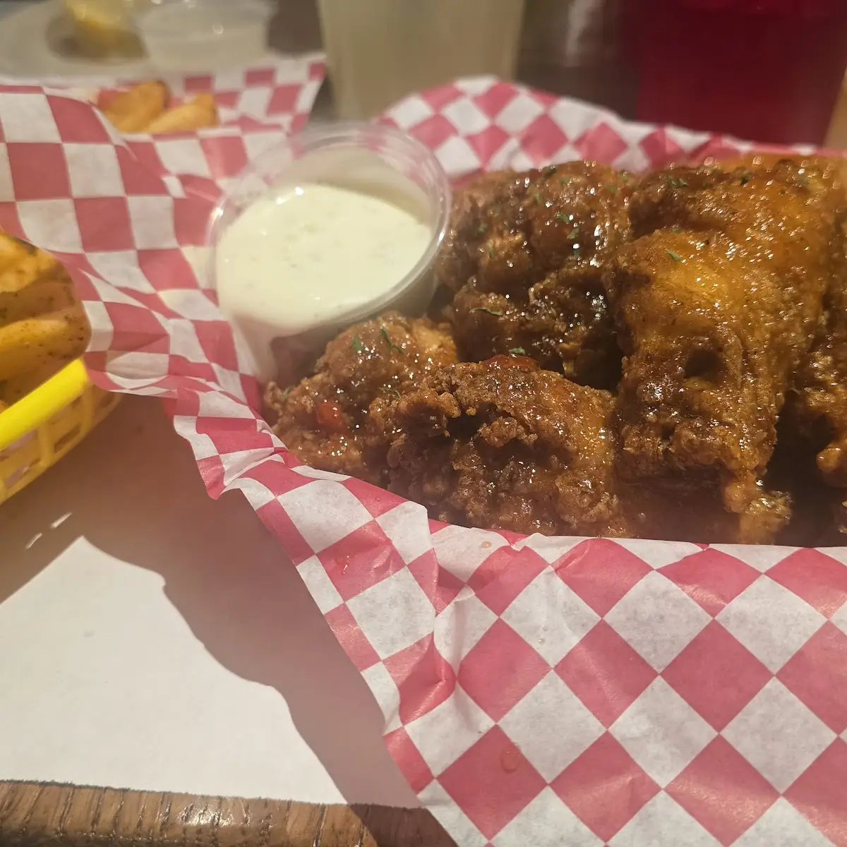 F9. Fried Chicken Wings Basket (8pc)
