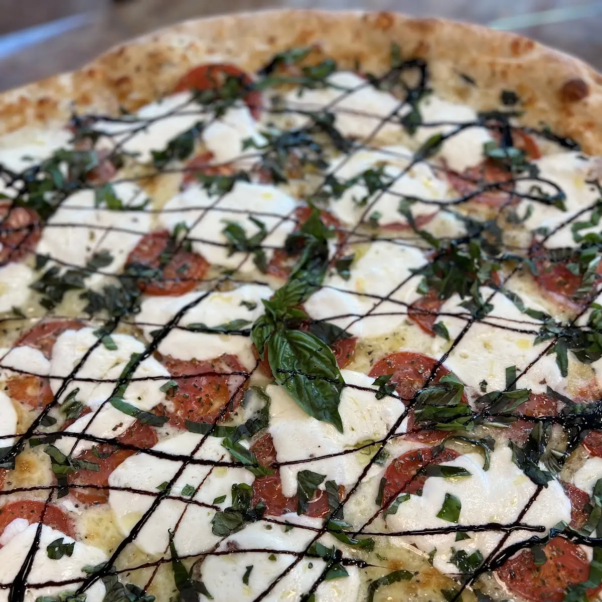 Neapolitan Round Thin Crust Cheese Pizza