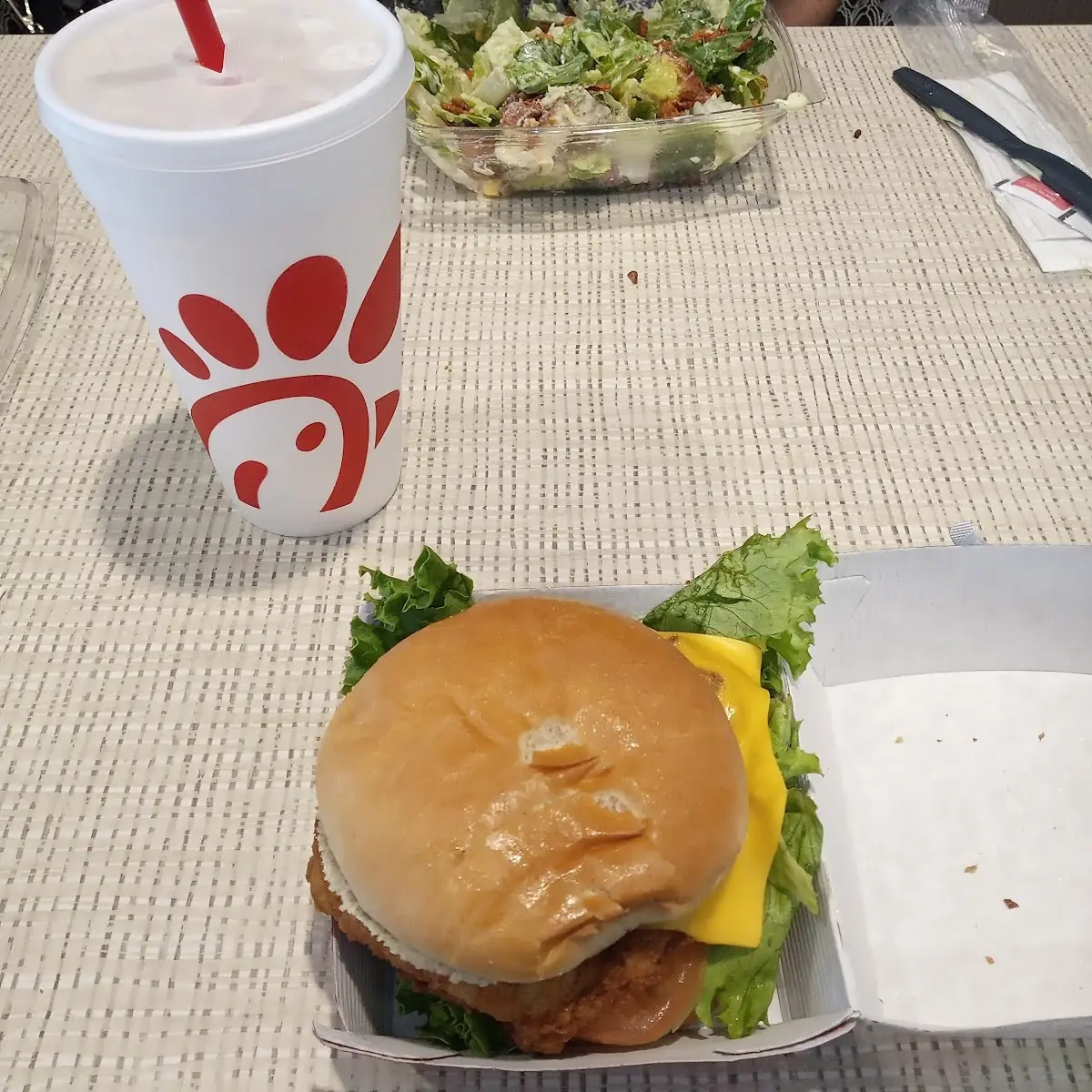 Deluxe Chicken Sandwich Combo