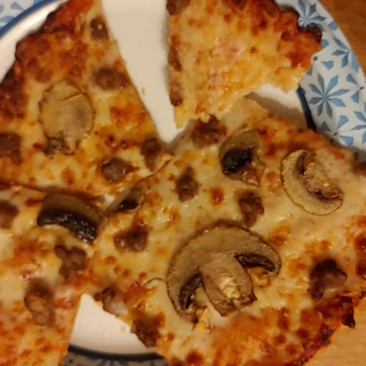 Thin and Crispy Beef and Mushroom Medium Pizza
