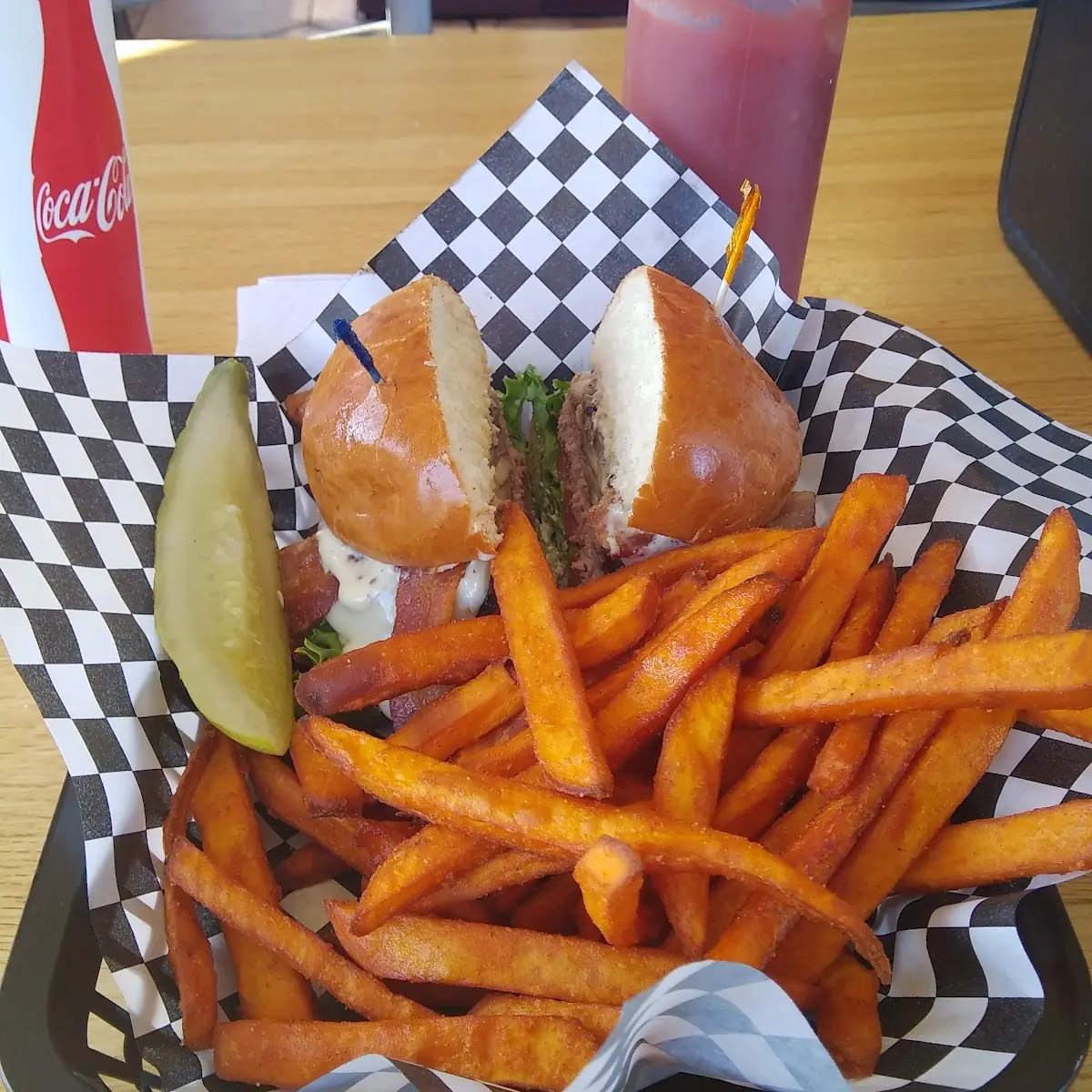 Cheeseburger and Sweet Potatoes Fries