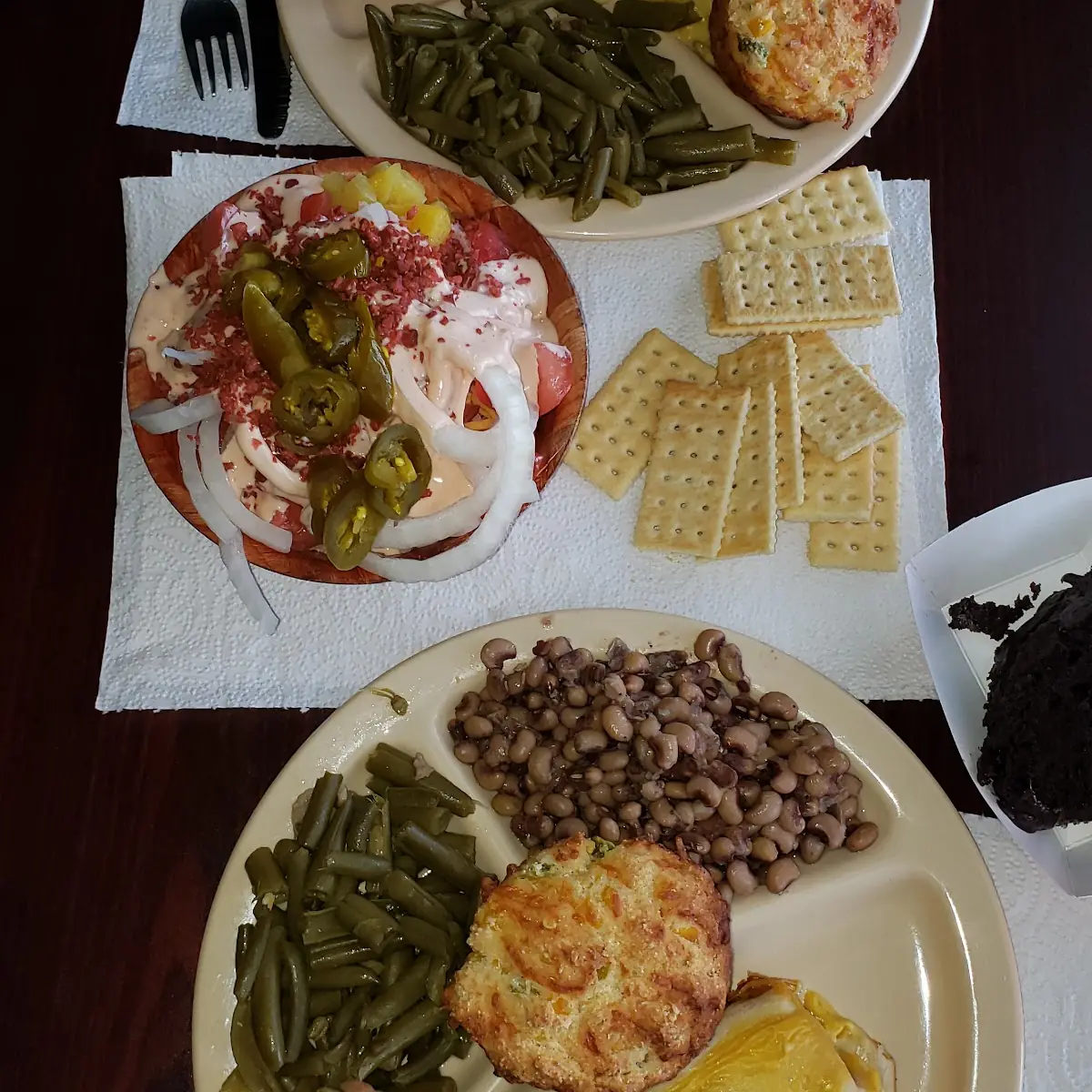 Chicken Enchilada Green Beans Mexican Cornbread Peas & Salad Dessert & Tea