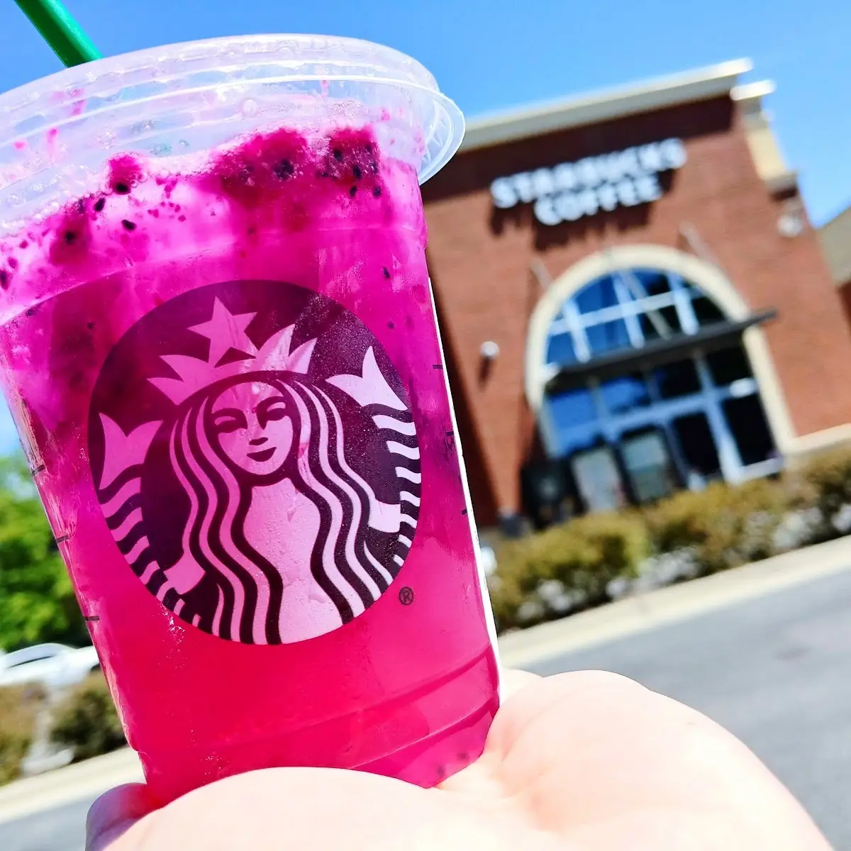 Dragon Fruit Mango Lemonade