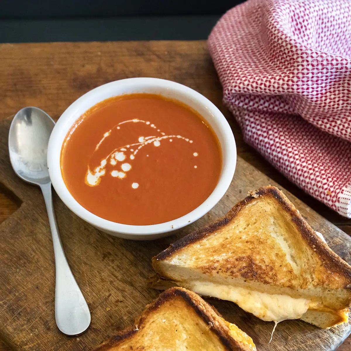 Tomato Bisque Soup D 16oz