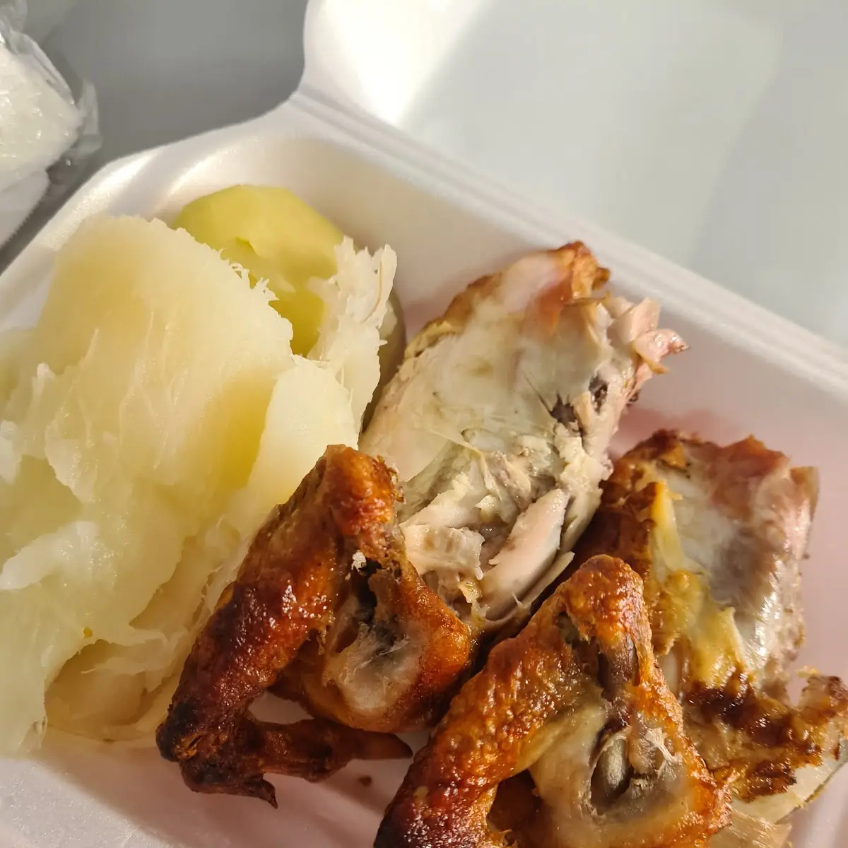 Pollo Asado Con Yuca
