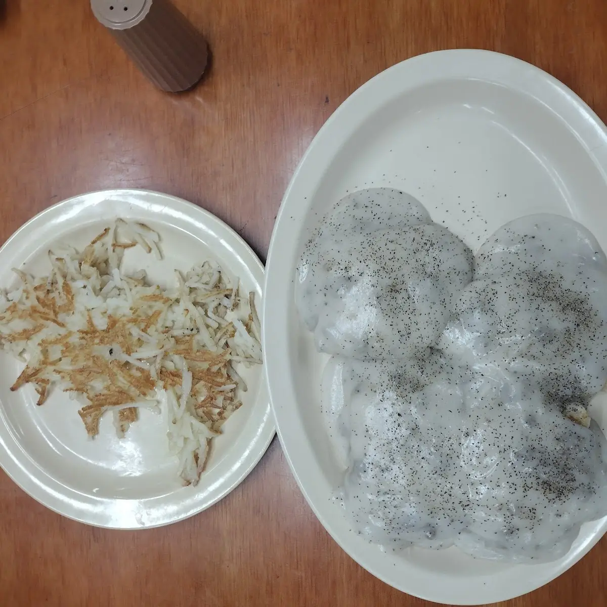 Biscuits and Gravy & Hash Browns