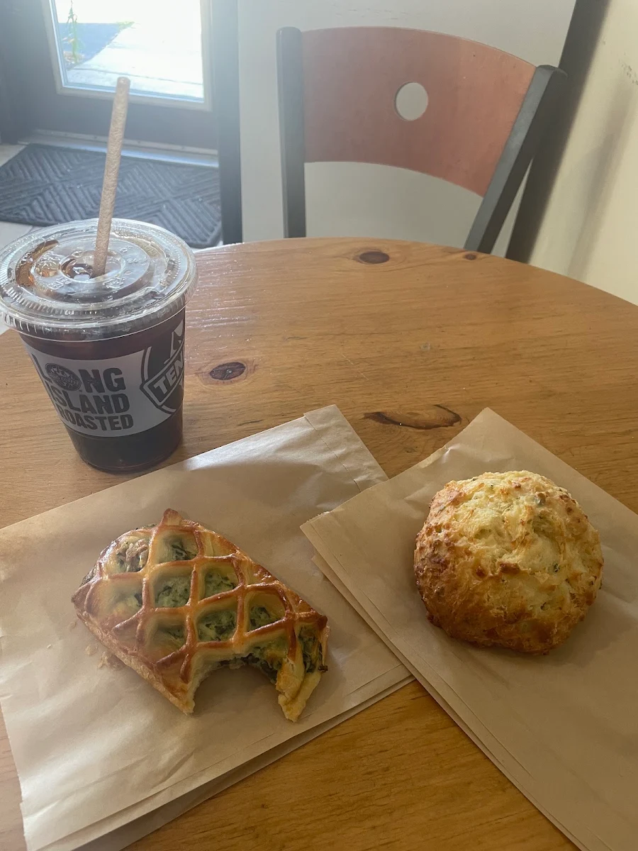Cheddar Green Onion Scone and Spinach and Cheese Pastry