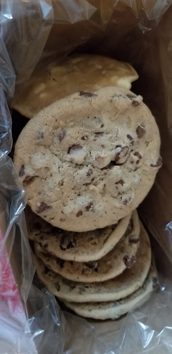 Chocolate Chip Cookie