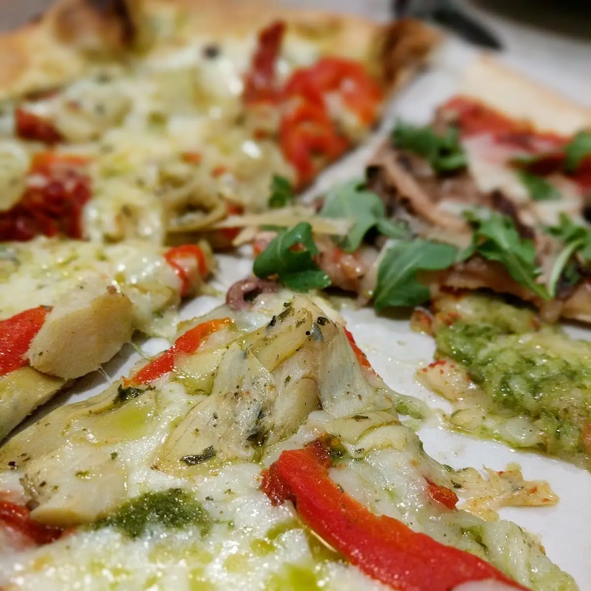 Veggie Pizza with Arugula