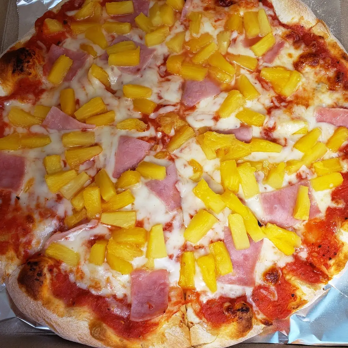 Hawaiian Pizza