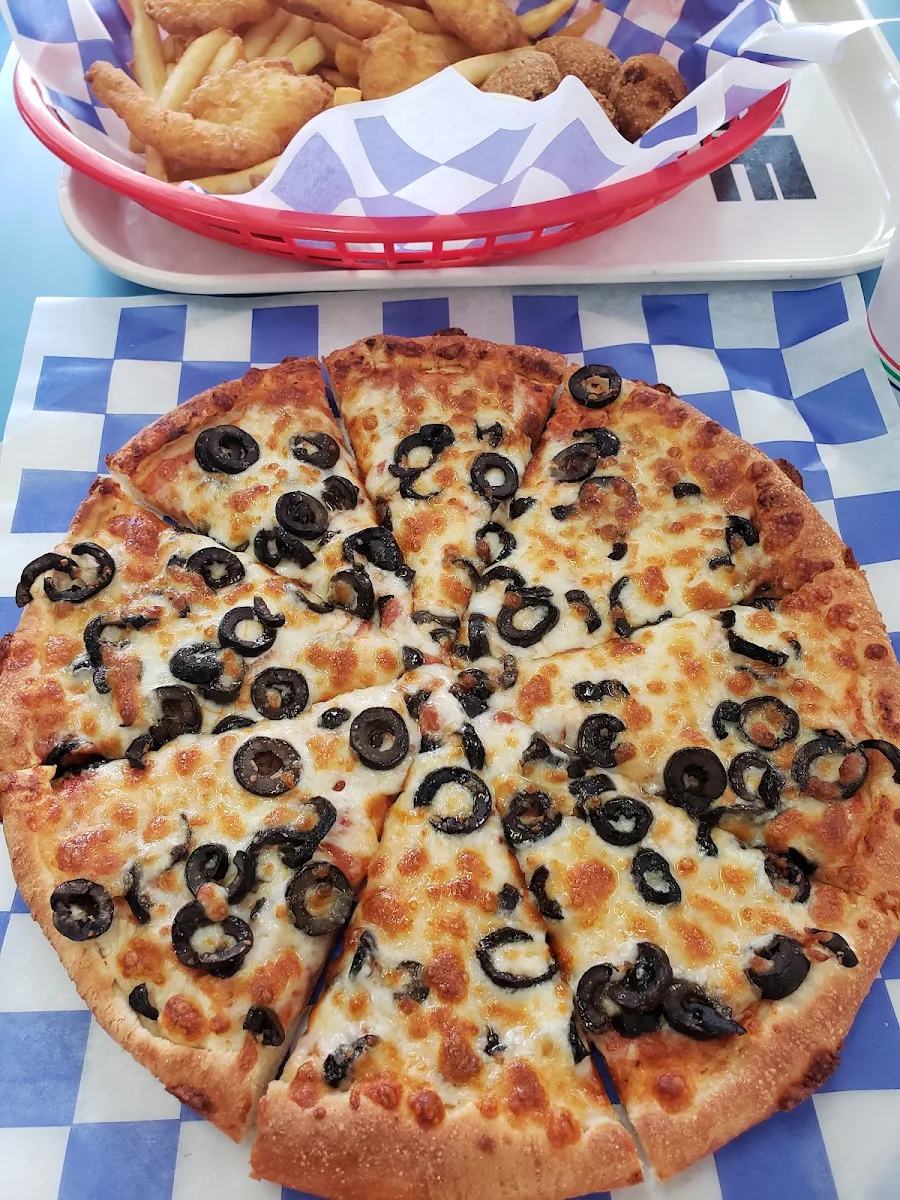 Black Olive 10 Pizza