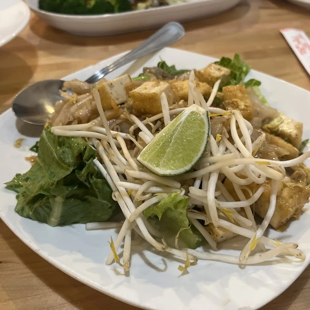 TP 8 Lemongrass Chicken Pad Thai