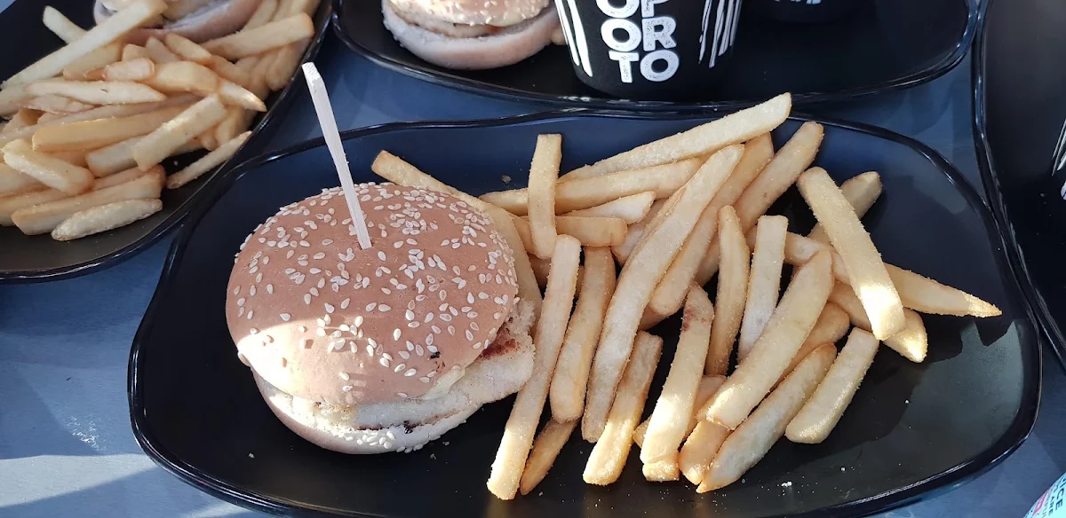 Halloumi & Chicken Burger, Oporto Tamworth Drivethru