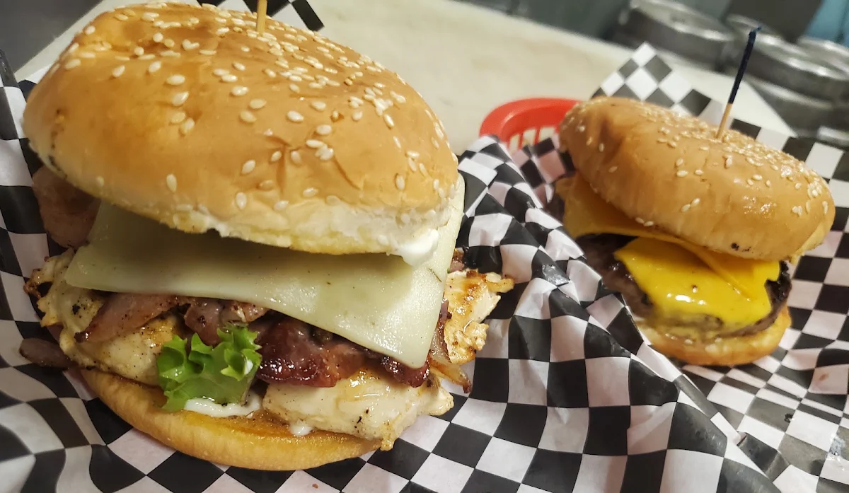 Bacon Jack Chicken Sandwich w Cheeseburger