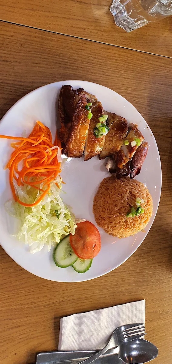 Crunchy Chicken with Tomato Rice, Viet'z Eatery