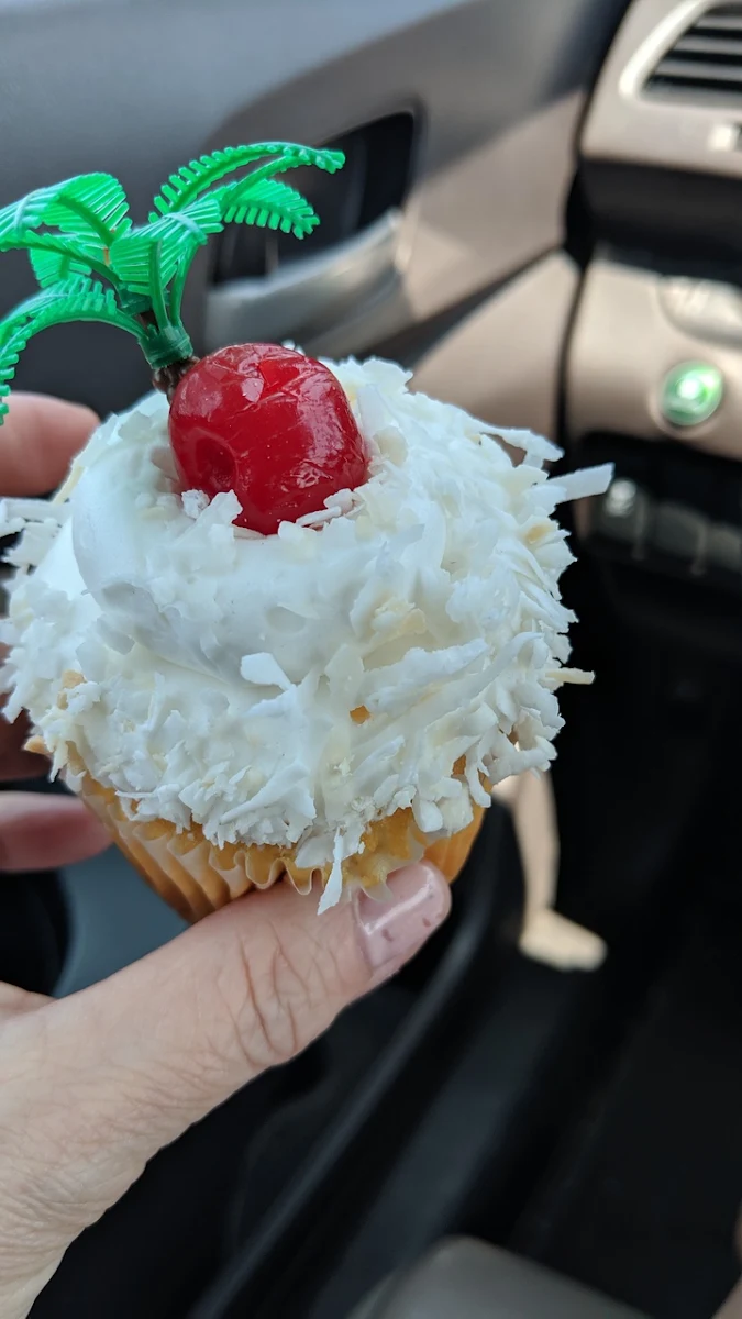 Pina Colada Cupcake